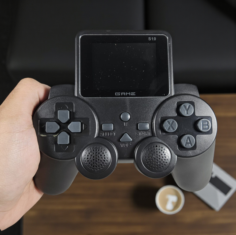 WCX Retro Joystick Portable Controller 520 Game 2.4 Inch 128MB RAM - S10 Gambar produk WCX Retro Joystick Portable Controller 520 Game 2.4 Inch 128MB RAM - S10