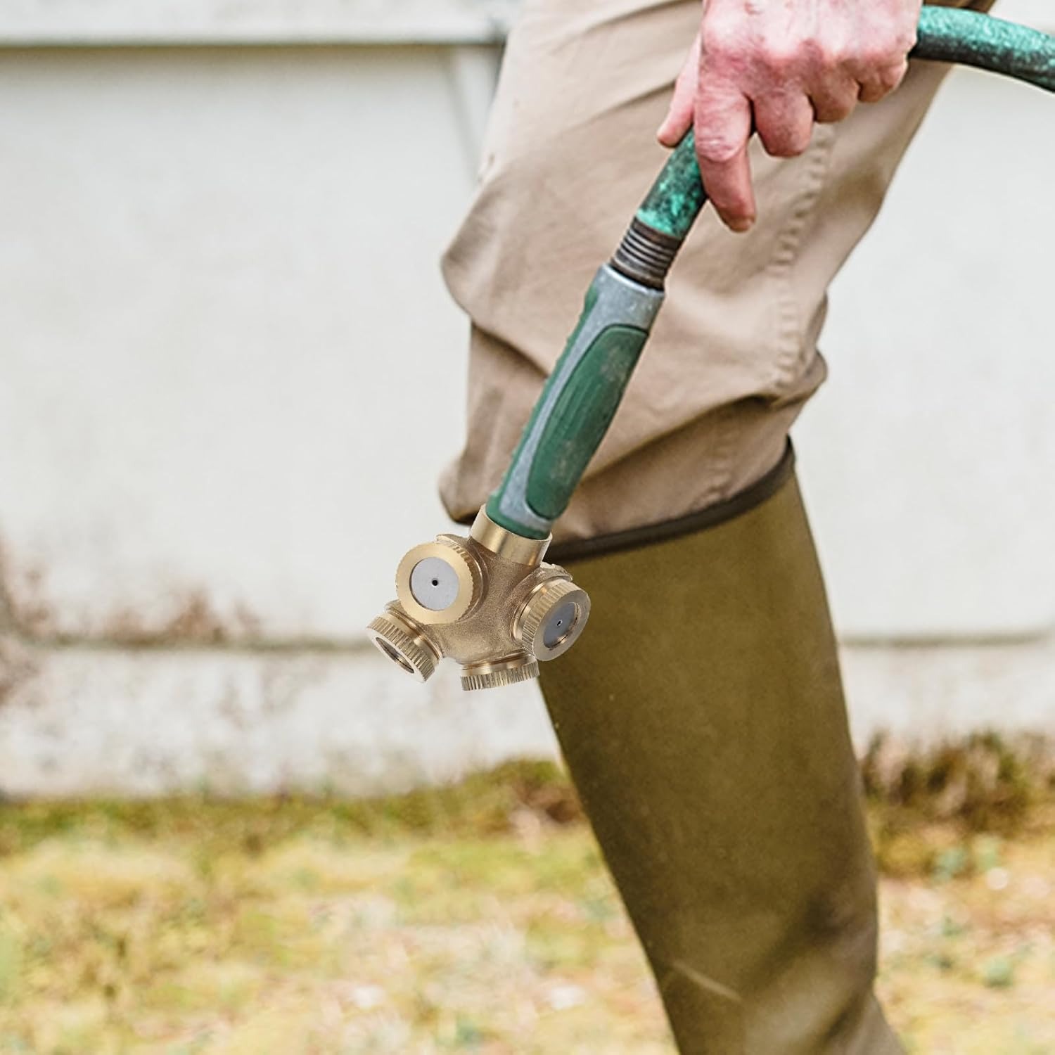 WHISM Sprinkler Spray Nozzle Air Irigasi Taman Brass 4 Holes - WCIC Gambar produk WHISM Sprinkler Spray Nozzle Air Irigasi Taman Brass 4 Holes - WCIC