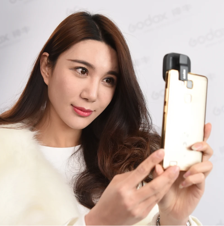 Gambar produk Godox Lampu Smartphone Mini Portable Flashlight 32 LED 1.4W 300mAh - M32