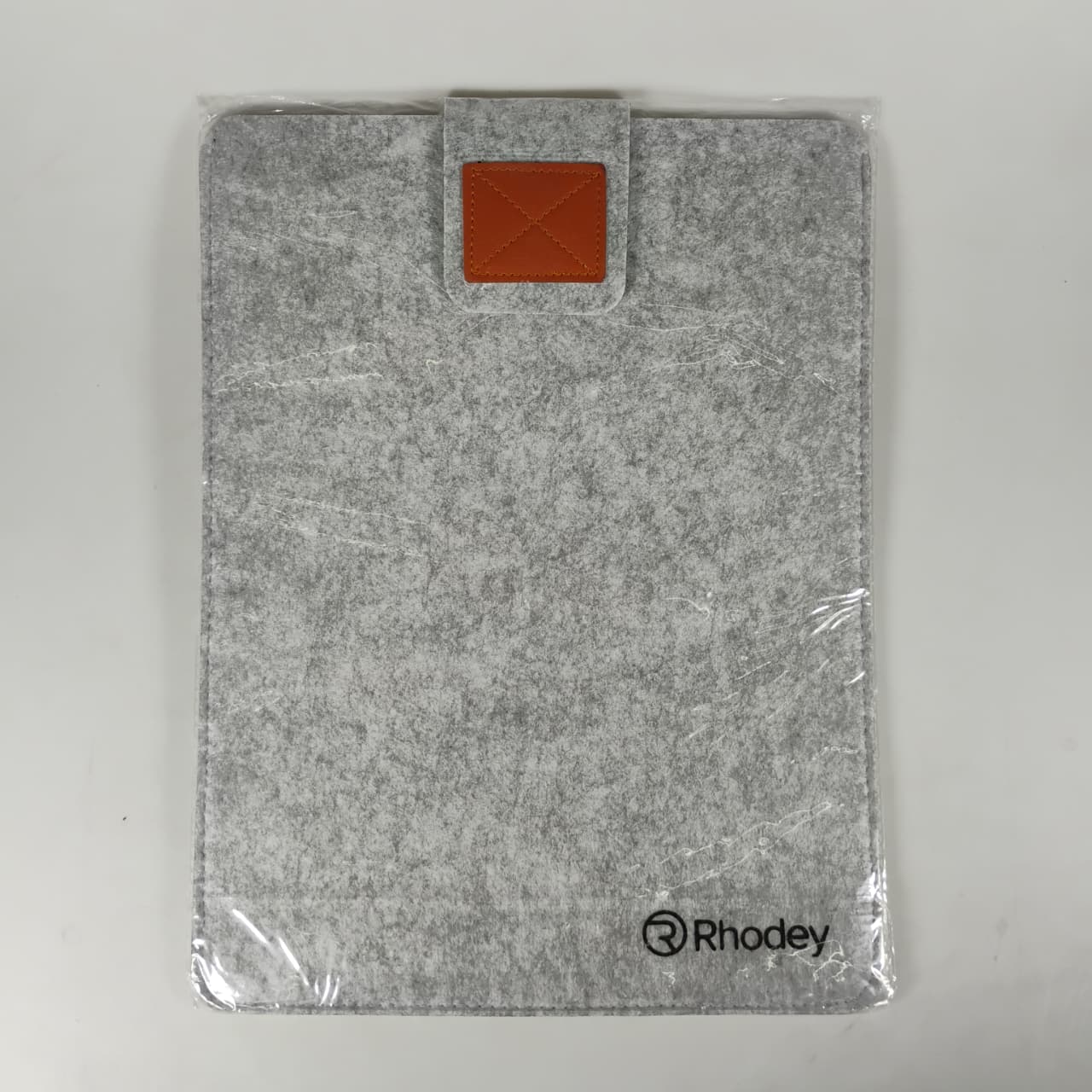 Rhodey Sleeve Case Laptop Tablet Macbook Pro Soft Protection Felt 14 Inch - MR24 Gambar produk Rhodey Sleeve Case Laptop Tablet Macbook Pro Soft Protection Felt 14 Inch - MR24