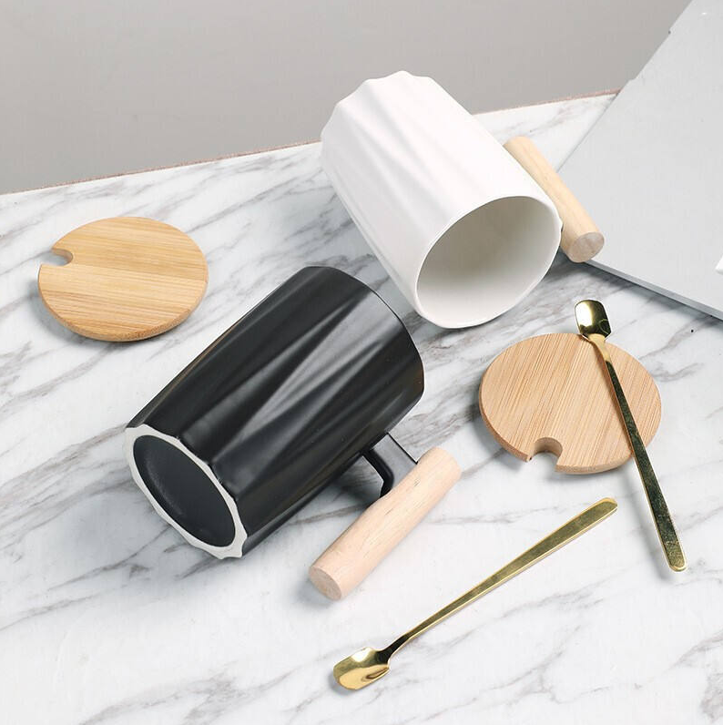 Yomu Cangkir Minum Keramik Wooden Handle Mug with Lid Spoon 12x9.5cm - YM15 Gambar produk Yomu Cangkir Minum Keramik Wooden Handle Mug with Lid Spoon 12x9.5cm - YM15
