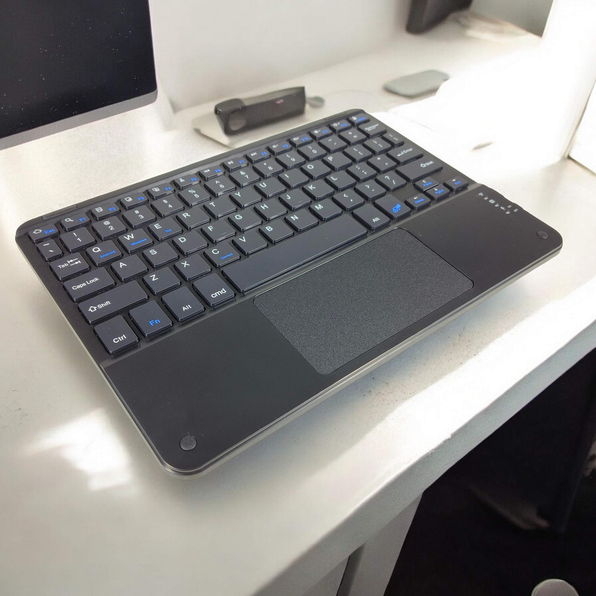 Windyoung Keyboard Wireless Mini Bluetooth Android iOS Rechargeable - WD21 Gambar produk Windyoung Keyboard Wireless Mini Bluetooth Android iOS Rechargeable - WD21