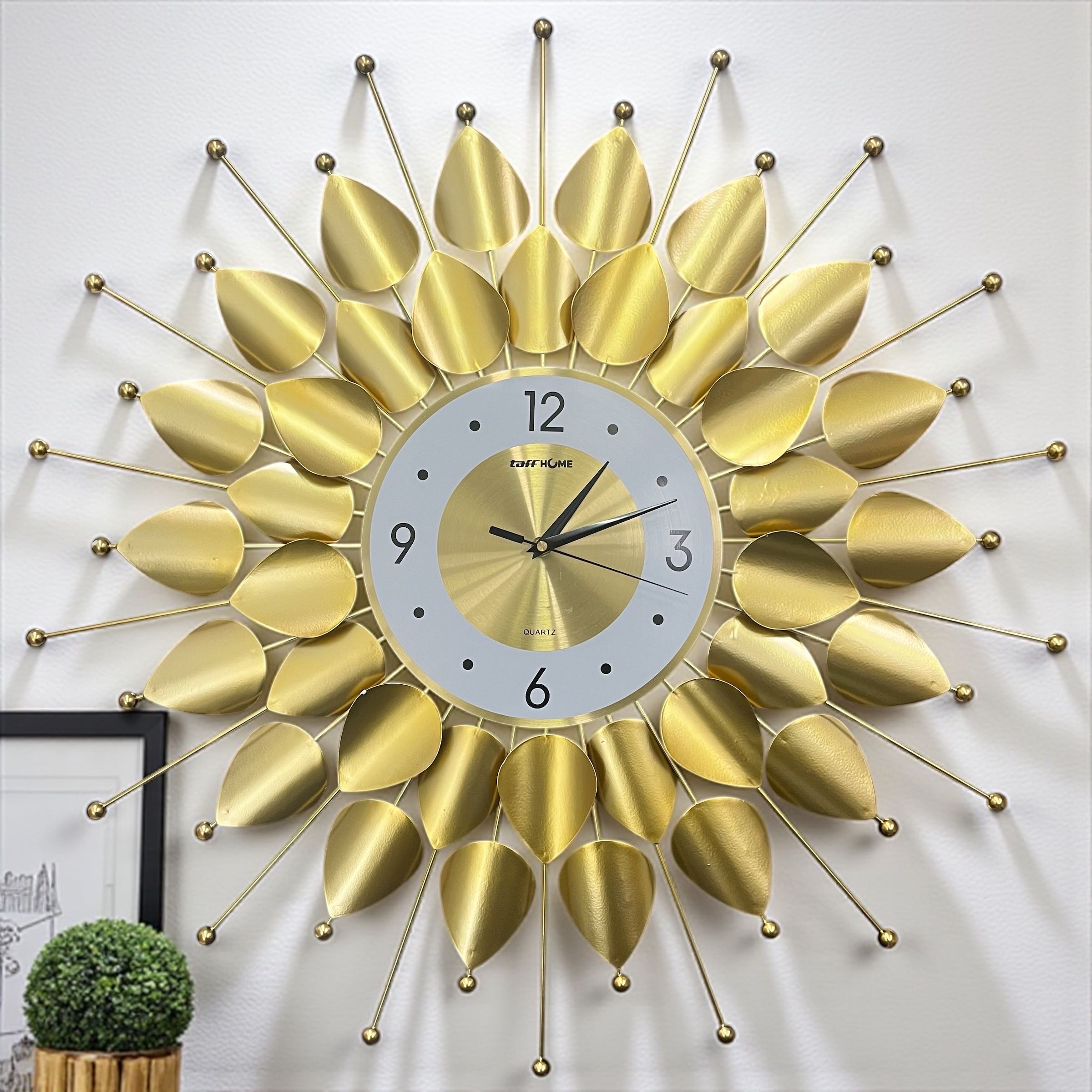 Gambar produk TaffHOME Jam Dinding Elegan Peacock Style Iron Silent Movement 70cm - LZ-6