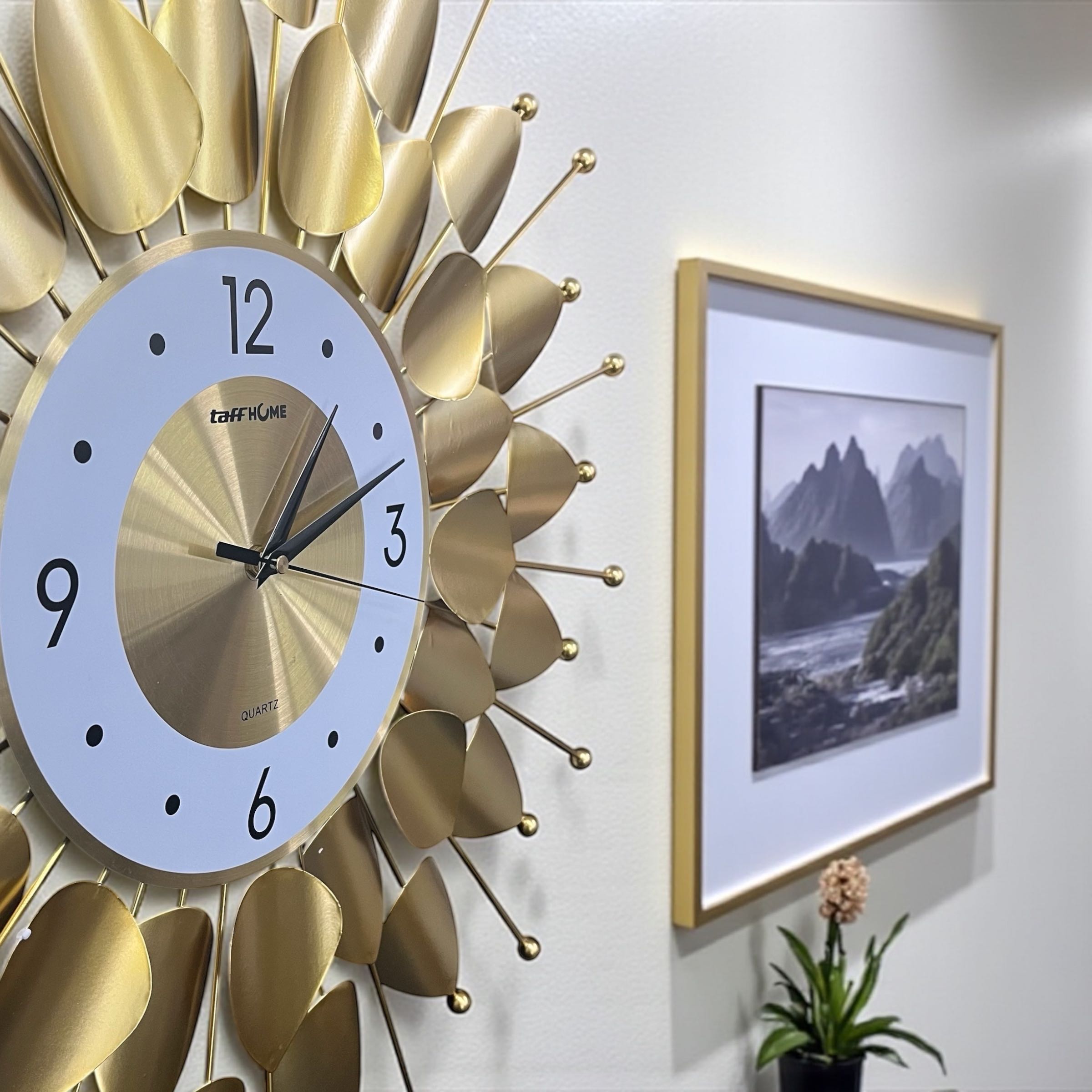 Gambar produk TaffHOME Jam Dinding Elegan Peacock Style Iron Silent Movement 70cm - LZ-6