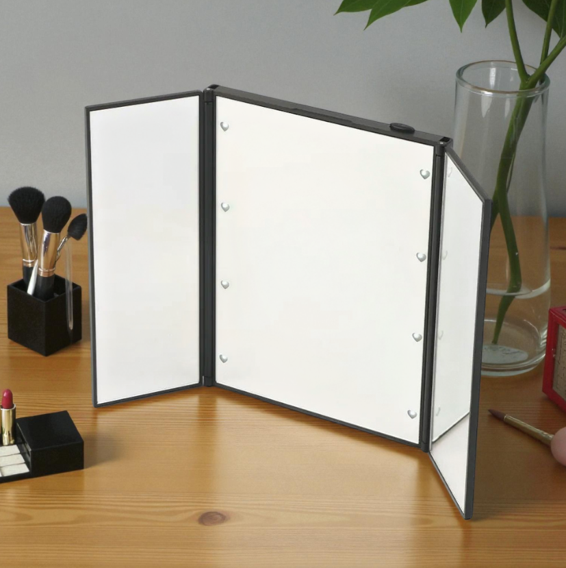 Gambar produk Blue ZOO Cermin Make Up Portable Foldable Mirror with LED Light - MR02480