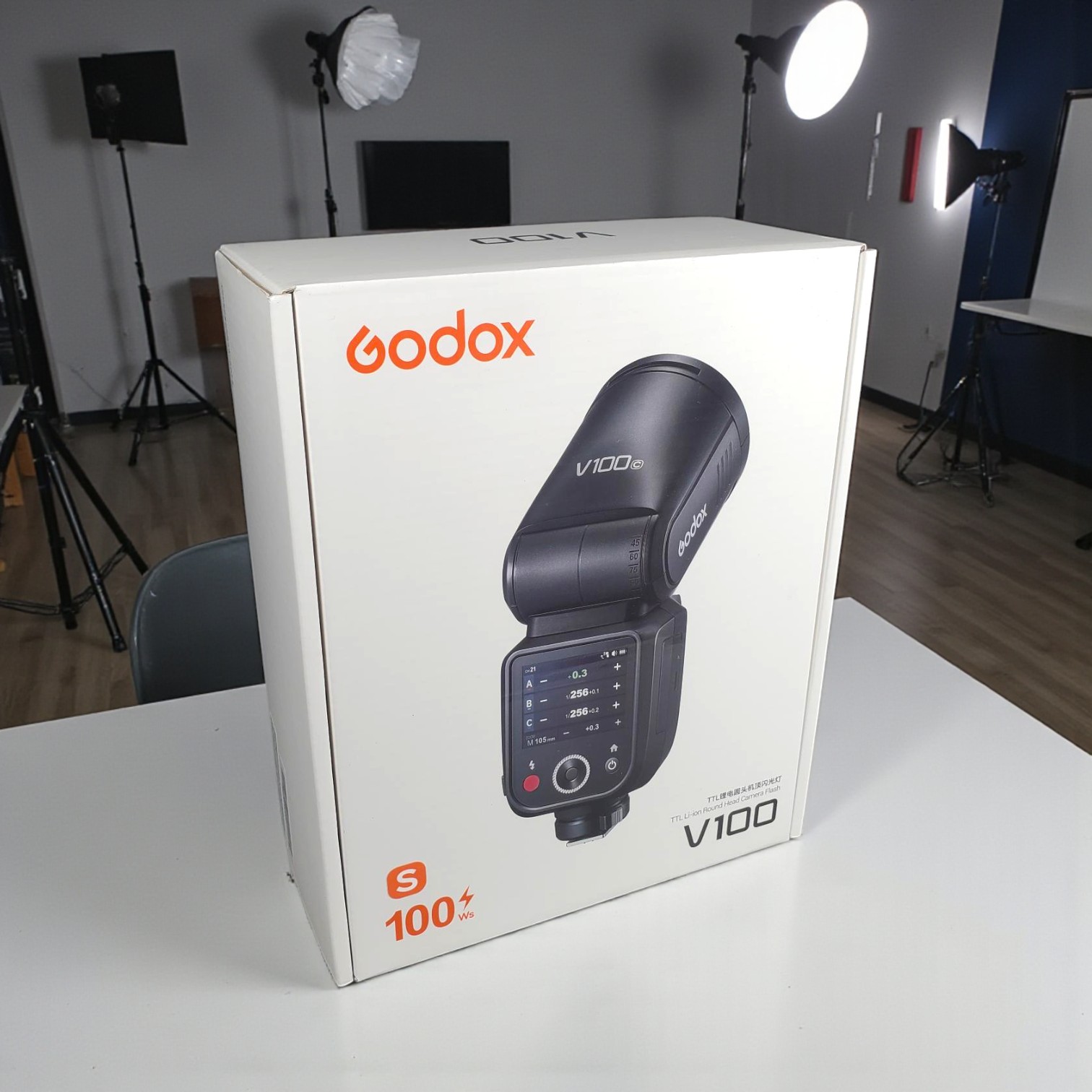 Godox Flash Camera Wireless Touchscreen Global Shutter 100Ws for Sony - V100S Gambar produk Godox Flash Camera Wireless Touchscreen Global Shutter 100Ws for Sony - V100S