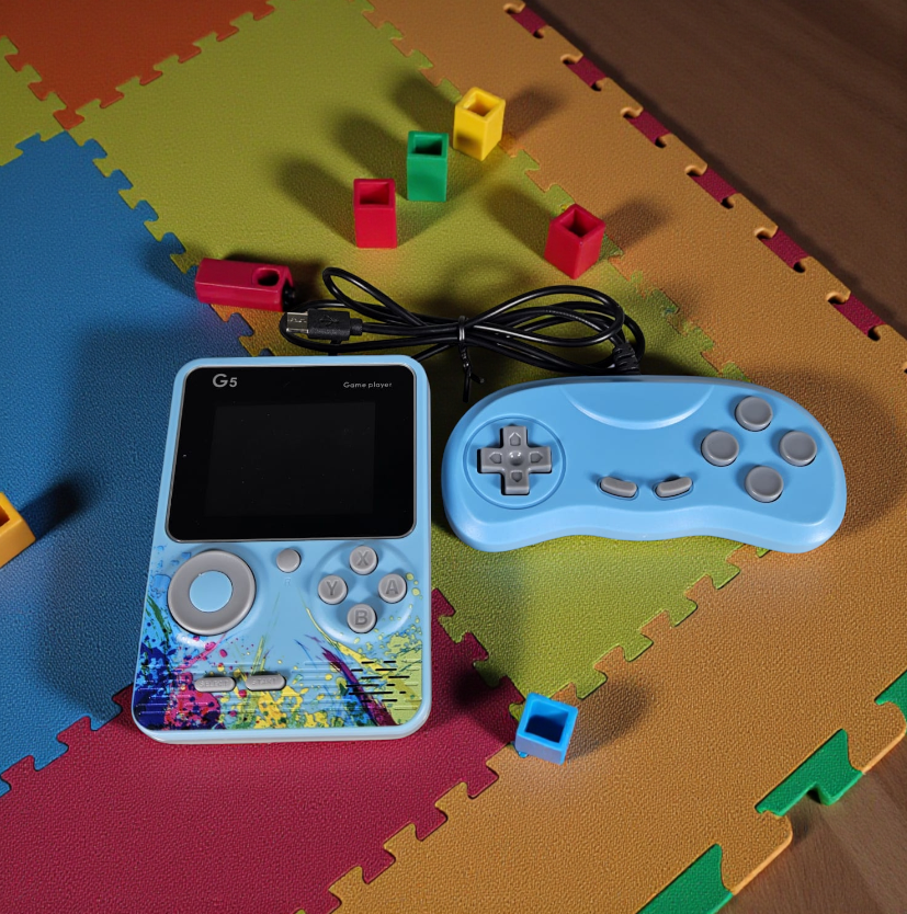 Gambar produk GGS Retro Portable Handheld Console 500 Game 2.4 Inch 128MB RAM - G5