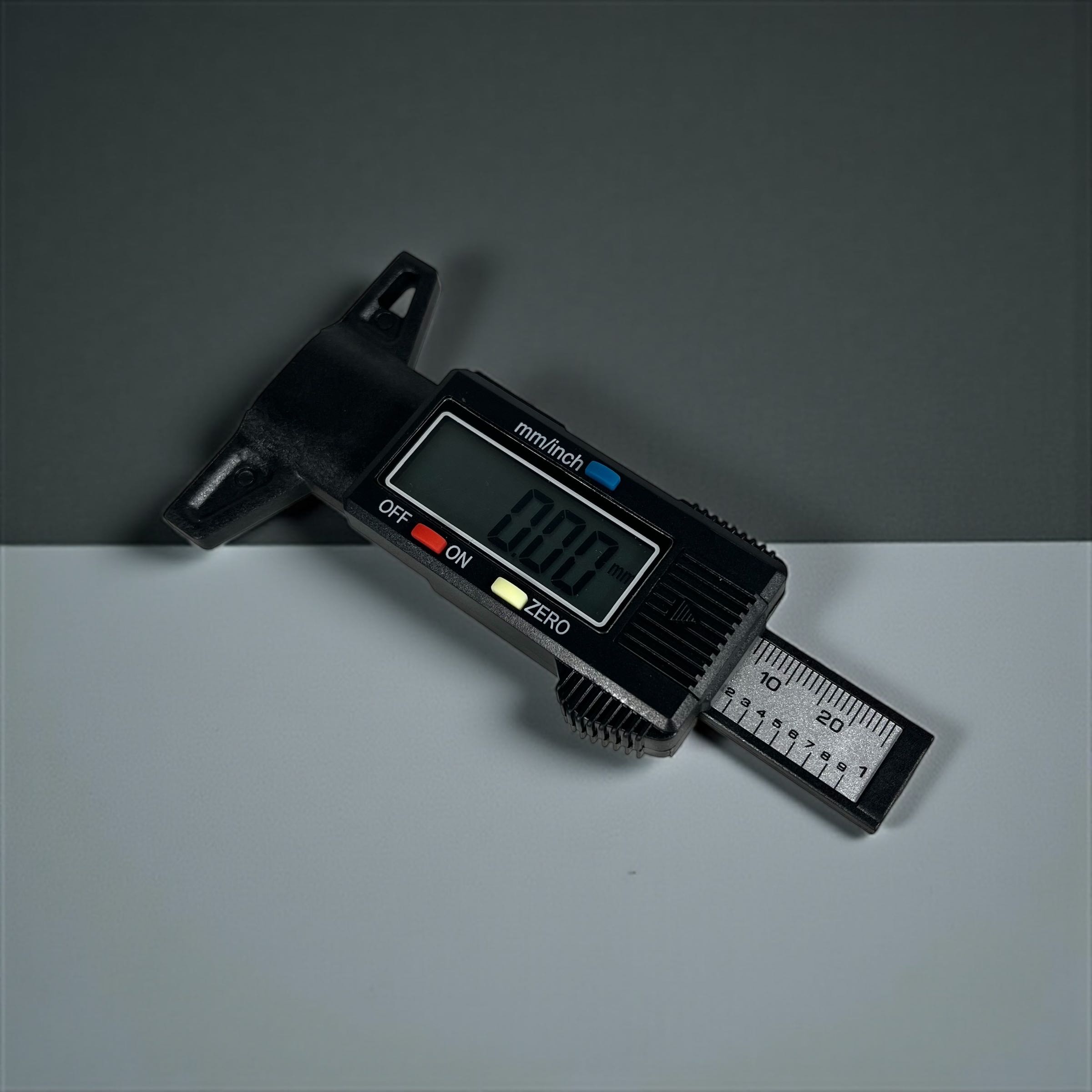 GemRed Alat Ukur Kedalaman Ban Digital Tyre Tread Depth Gauge - QST-601 Gambar produk GemRed Alat Ukur Kedalaman Ban Digital Tyre Tread Depth Gauge - QST-601