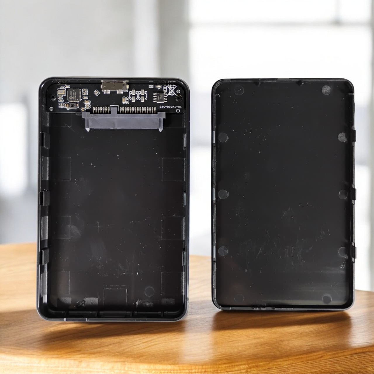 Gambar produk UTHAI Hard Drive SATA SSD Enclosure 2.5 Inch USB Micro B 3.0 5Gbps - SO1-25