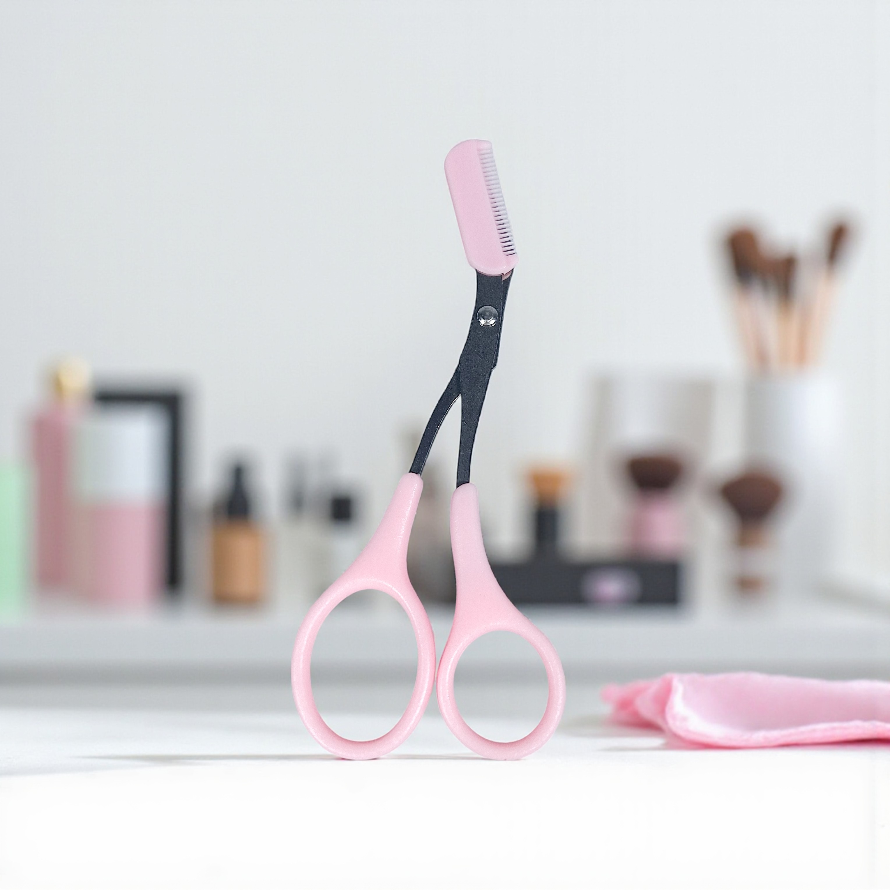 Gambar produk Xiumei Gunting Cukur Alis Mata Eyebrow Trimmer Scissor Comb - XIU1