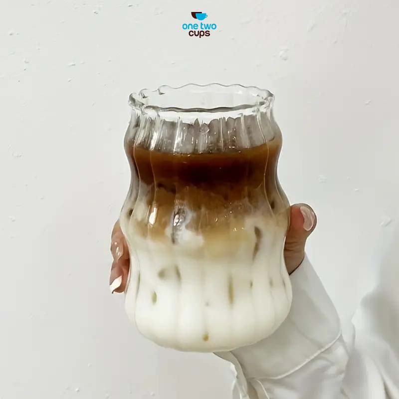 One Two Cups Gelas Kaca Aesthetic Kopi Teh Wave Stripe Shape 530ml - GK24 Gambar produk One Two Cups Gelas Kaca Aesthetic Kopi Teh Wave Stripe Shape 530ml - GK24