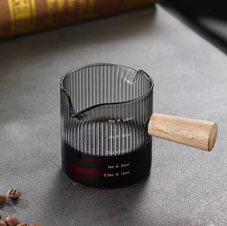 KEMORELA Gelas Takar Kopi Measuring Wooden Handle Double Spout 120ml - KS12 Gambar produk KEMORELA Gelas Takar Kopi Measuring Wooden Handle Double Spout 120ml - KS12
