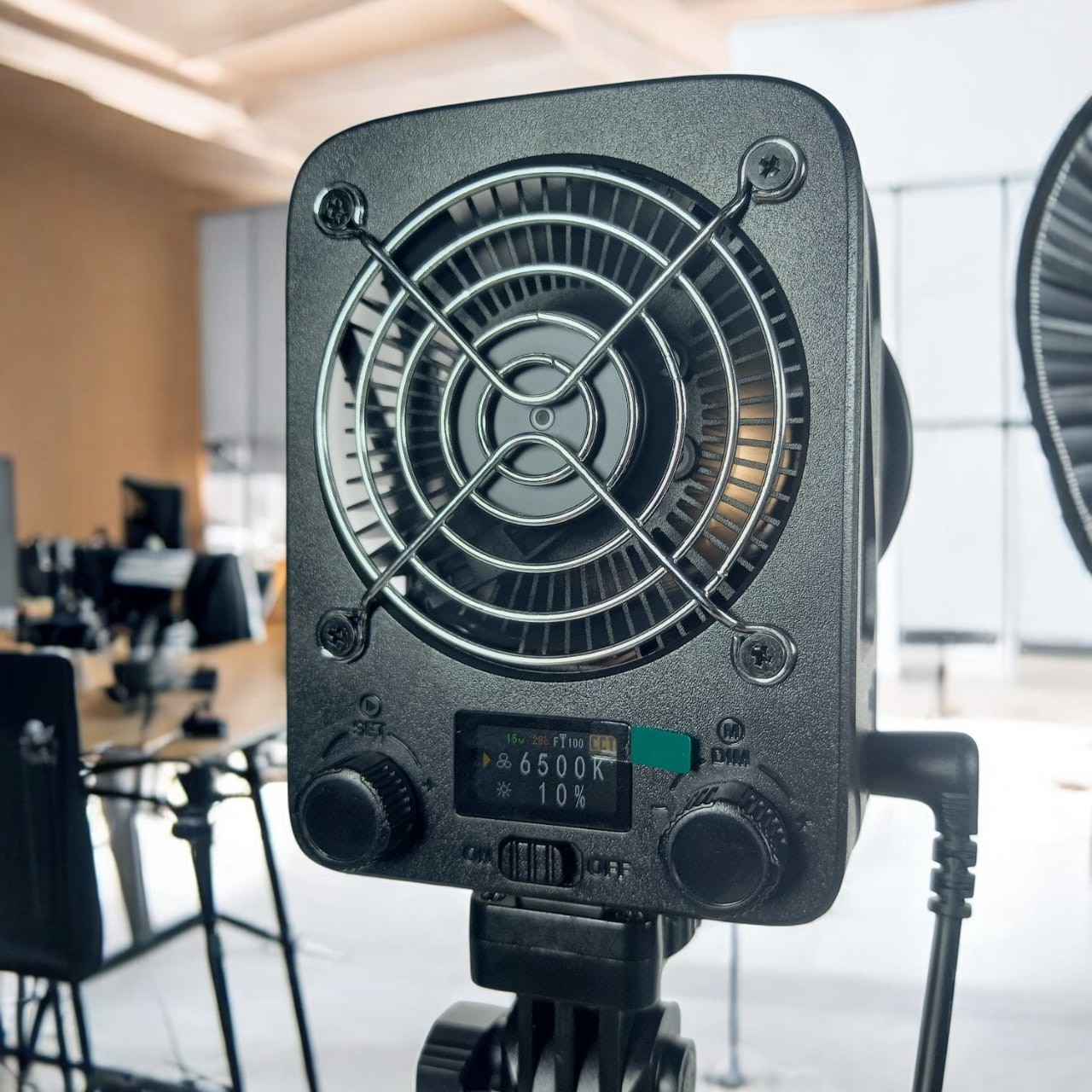 Gambar produk LIYADI Lampu Studio Fotografi COB 3in1 Color TFT 150W with Battery
