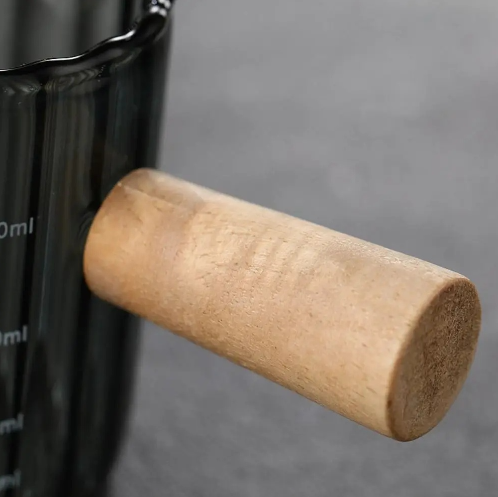 KEMORELA Gelas Takar Kopi Measuring Wooden Handle Double Spout 120ml - KS12 Gambar produk KEMORELA Gelas Takar Kopi Measuring Wooden Handle Double Spout 120ml - KS12