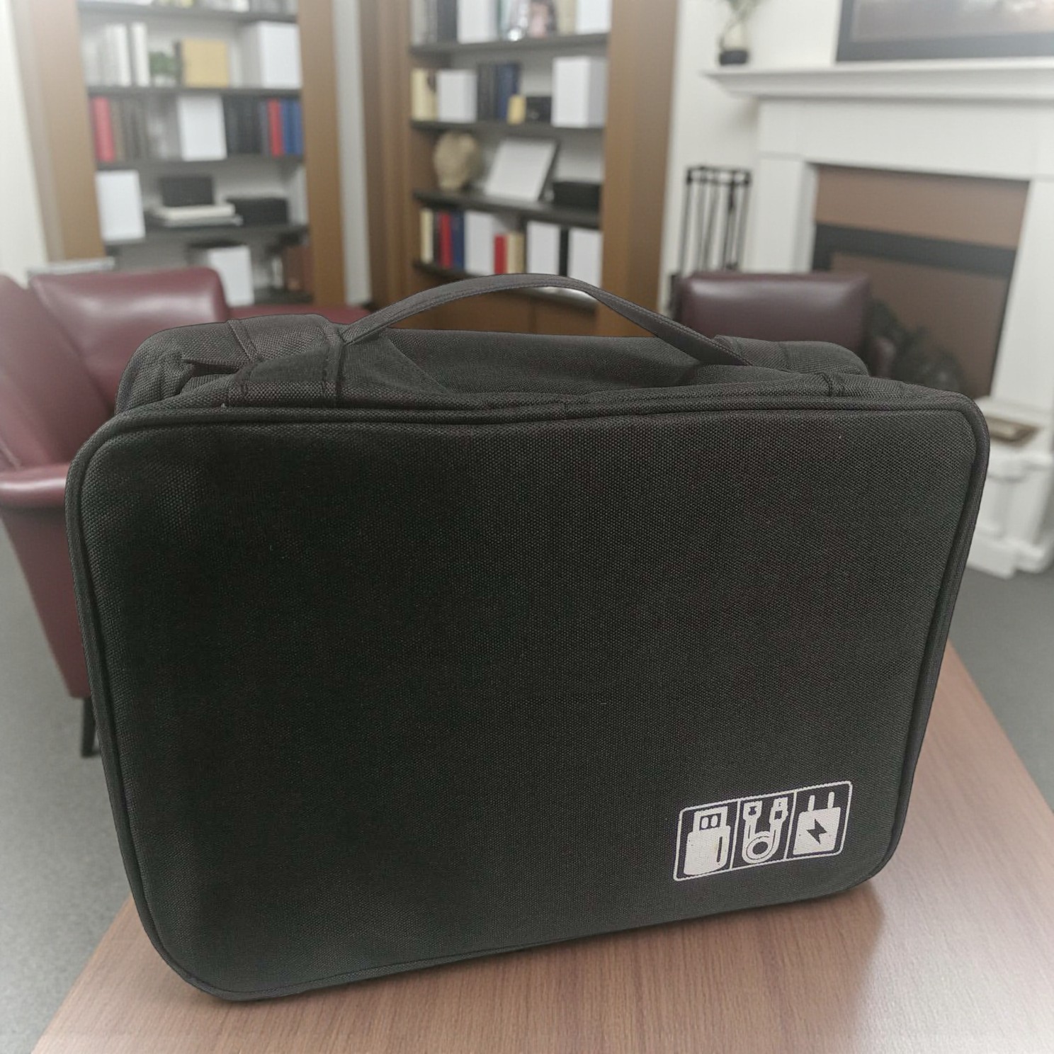 YIWU RUNHUI Tas Organizer Gadget Storage Bag Waterproof 24.5x18.5x9cm - CT062 Gambar produk YIWU RUNHUI Tas Organizer Gadget Storage Bag Waterproof 24.5x18.5x9cm - CT062