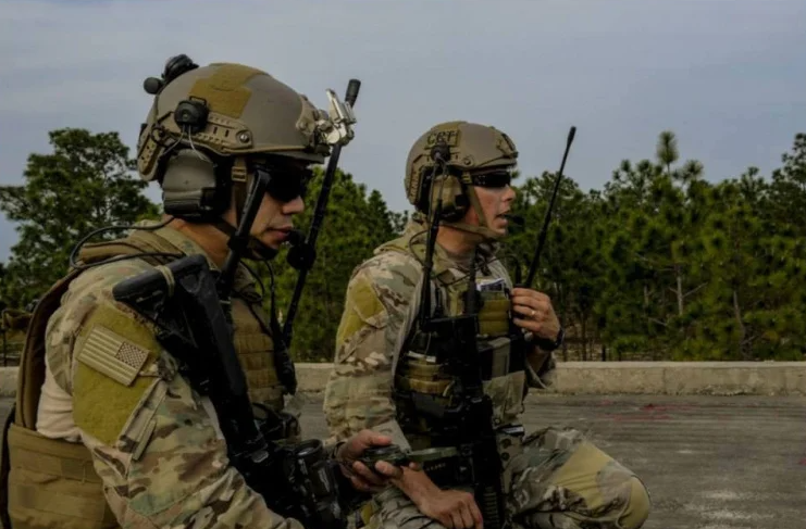 ABBREE Antena HT Walkie Talkie Radio Dual Band SMA-Female 144/430MHz - AB-43 Gambar produk ABBREE Antena HT Walkie Talkie Radio Dual Band SMA-Female 144/430MHz - AB-43