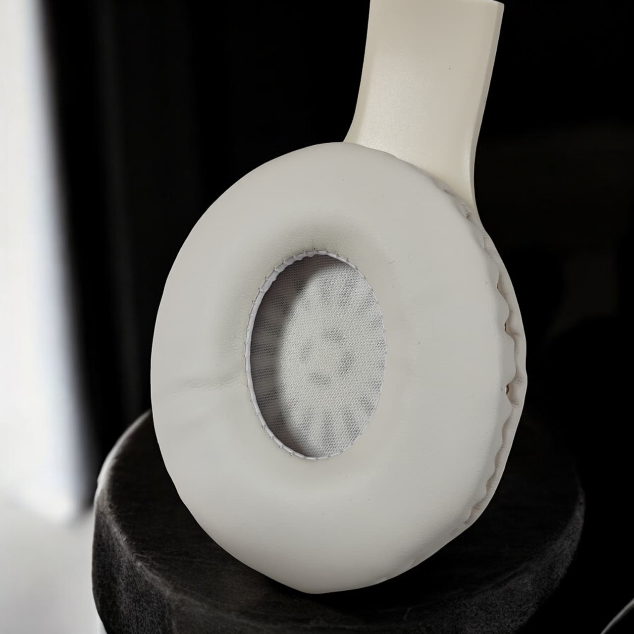 Gambar produk NEWSNR Headphone Foldable Bluetooth 5.1 Noise Reduction TF AUX 150mAh - DR-58