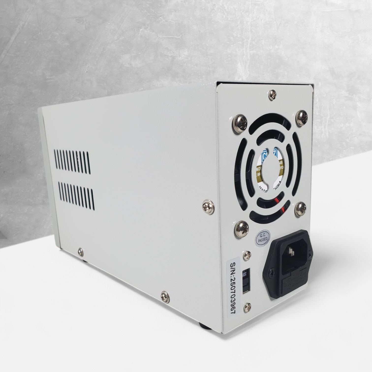 WEILI Adjustable Power Supply 4 Digit Display DC Stabilized 30V 5A - MN-305D Gambar produk WEILI Adjustable Power Supply 4 Digit Display DC Stabilized 30V 5A - MN-305D