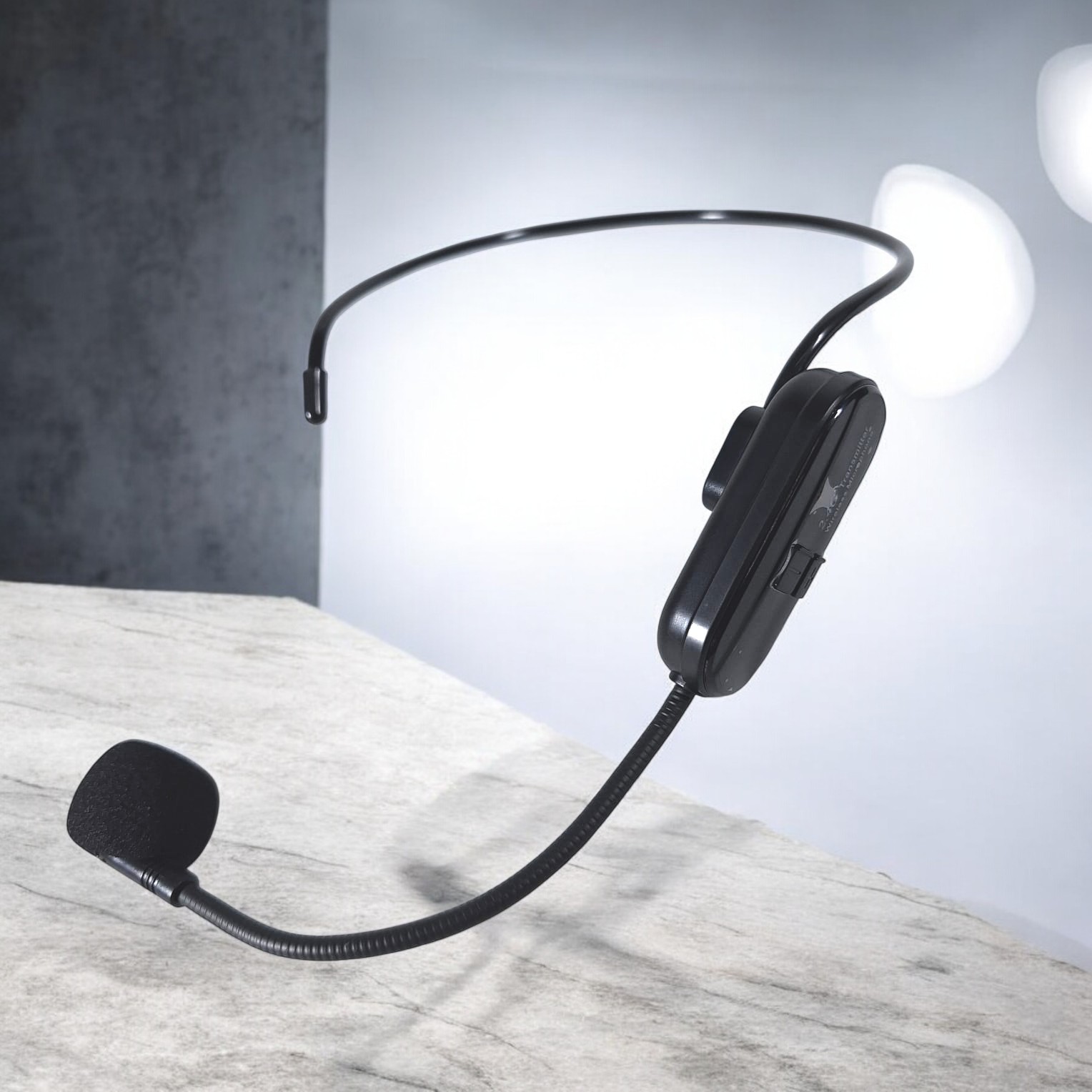 Gambar produk XIAOKA Wireless Microphone 2.4G Headset with Echo 120mAh - XK-121