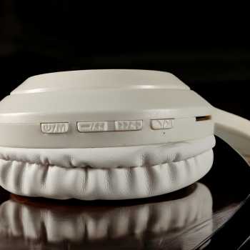 Gambar produk NEWSNR Headphone Foldable Bluetooth 5.1 Noise Reduction TF AUX 150mAh - DR-58