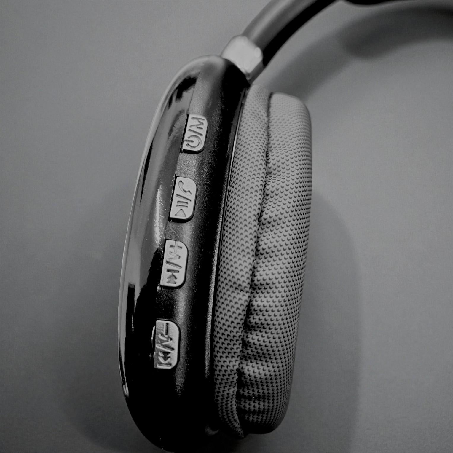 LEROBO Headphone Bluetooth 5.1 HiFi Subwoofer Noise Reduction 150mAh - P9 Gambar produk LEROBO Headphone Bluetooth 5.1 HiFi Subwoofer Noise Reduction 150mAh - P9