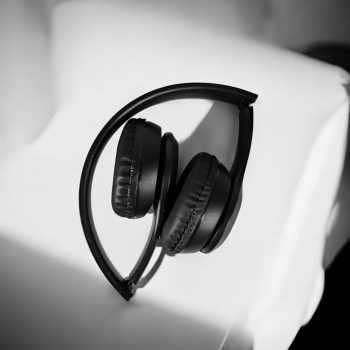 Gambar produk Briame Headphone Foldable Bluetooth 5.0 Noise Reduction TF AUX 150mAh - P47