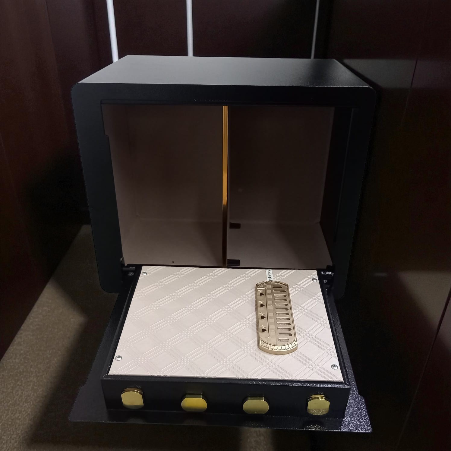 DEY1 Kotak Brankas Dokumen Safe Deposit Box Password 44.5x30x37.5cm - DA01 Gambar produk DEY1 Kotak Brankas Dokumen Safe Deposit Box Password 44.5x30x37.5cm - DA01