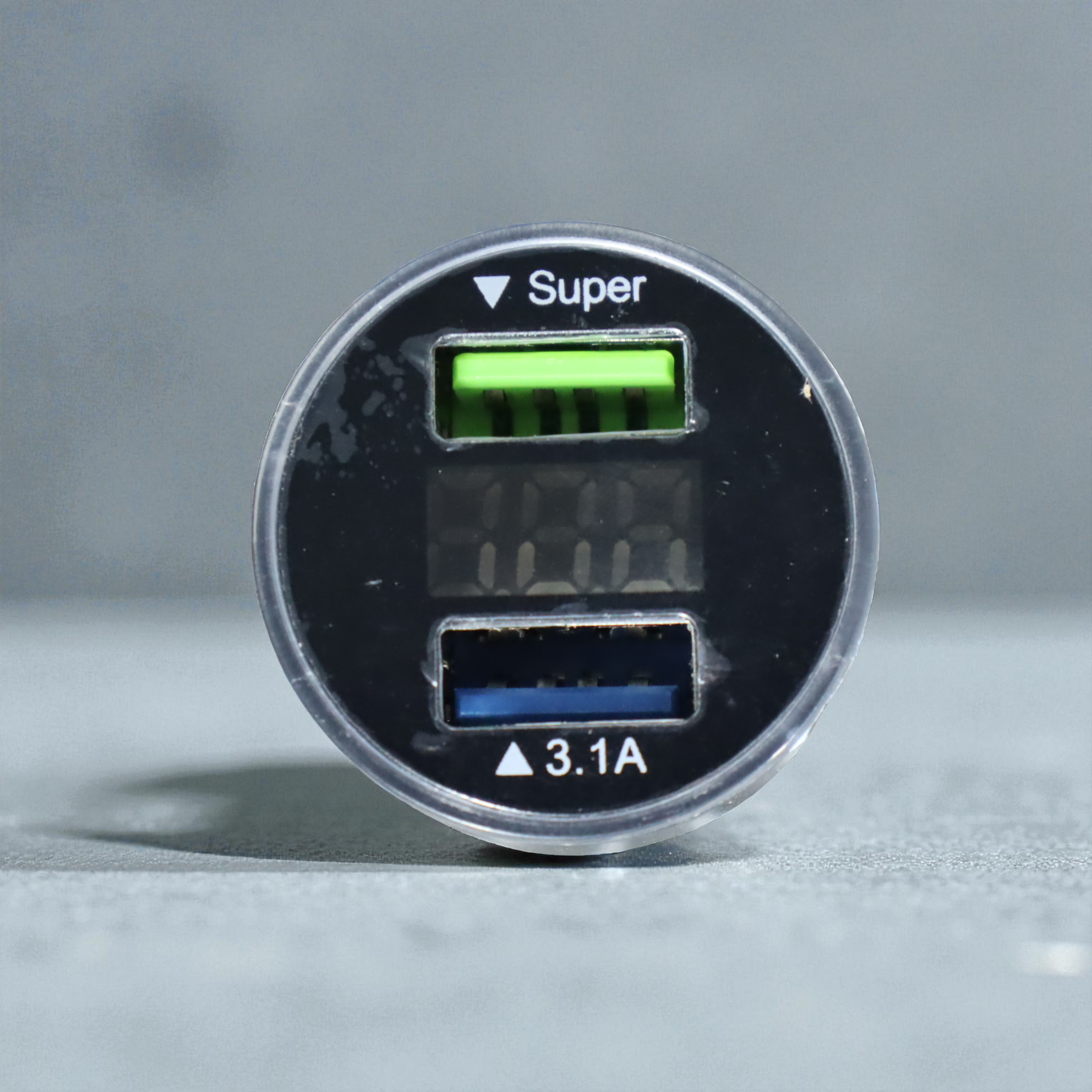 Gambar produk Leeioo Car Charger Mobil Fast Charging QC 3.0 LED Dual USB Port 3.1A - LE001