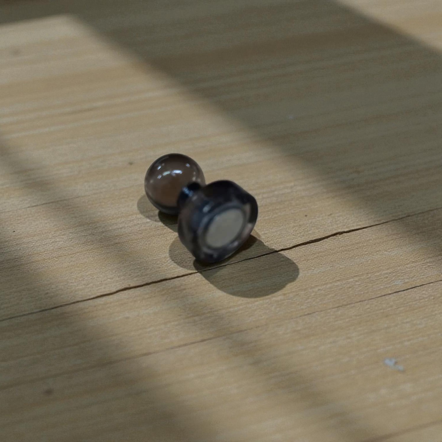 Eustass Magnet Pushpin Refrigerator Acrylic 10 PCS - INU163 Gambar produk Eustass Magnet Pushpin Refrigerator Acrylic 10 PCS - INU163