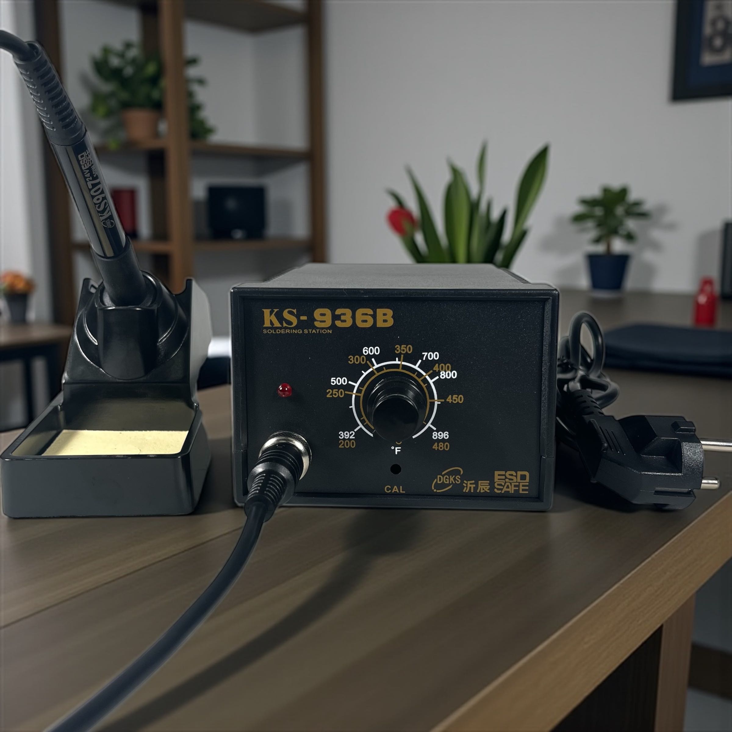 YICEN Solder Station Adjustable Temperature Anti-Static ESD Safe 60W - KS-936B Gambar produk YICEN Solder Station Adjustable Temperature Anti-Static ESD Safe 60W - KS-936B