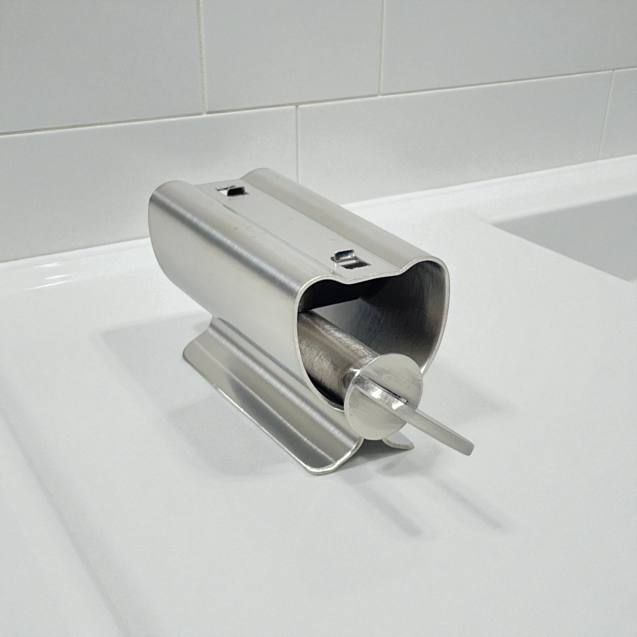 Gambar produk Januel Squeezer Pasta Gigi Odol Stainless Steel Rolling Toothpaste - Jn15