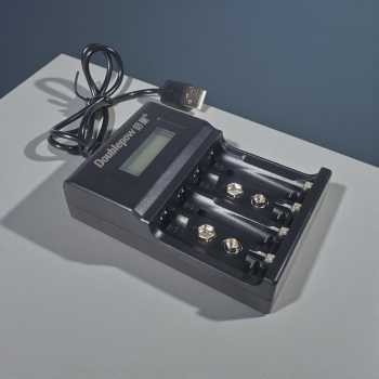 Gambar produk Doublepow Charger Baterai 4 Slot AA AAA 9V Ni-MH Ni-CD Li-Ion with LCD - DP-UK95