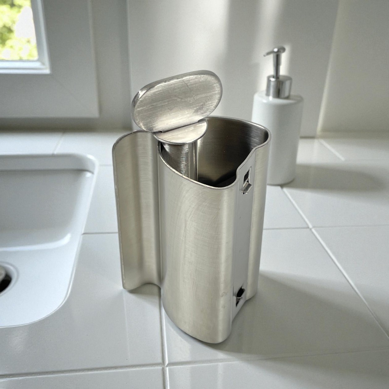 Gambar produk Januel Squeezer Pasta Gigi Odol Stainless Steel Rolling Toothpaste - Jn15