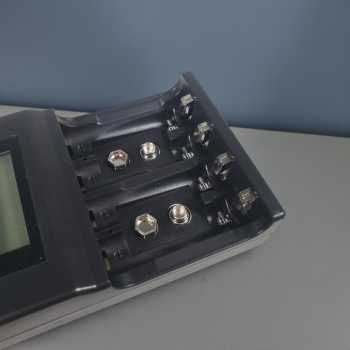 Gambar produk Doublepow Charger Baterai 4 Slot AA AAA 9V Ni-MH Ni-CD Li-Ion with LCD - DP-UK95