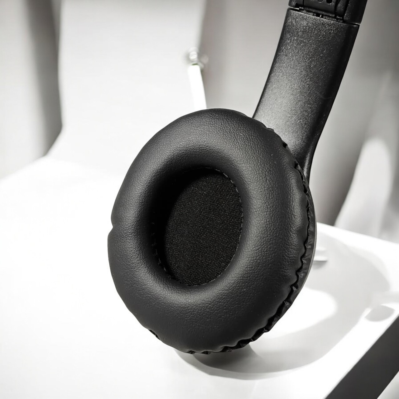 Gambar produk Briame Headphone Foldable Bluetooth 5.0 Noise Reduction TF AUX 150mAh - P47