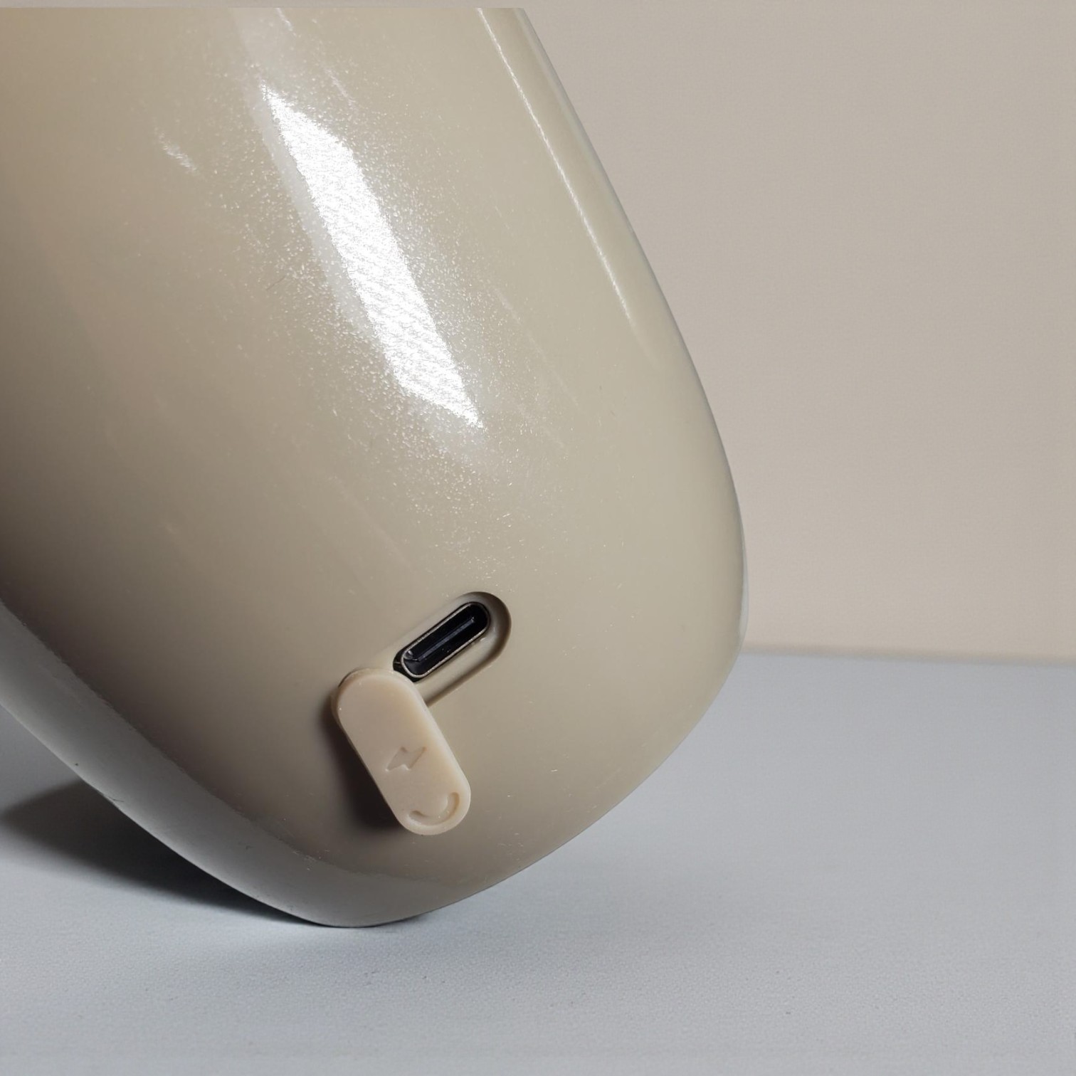 Ditim Cangkir Aduk Otomatis Rechargeable Self Stirring Mug 380ml - HQ-630 Gambar produk Ditim Cangkir Aduk Otomatis Rechargeable Self Stirring Mug 380ml - HQ-630