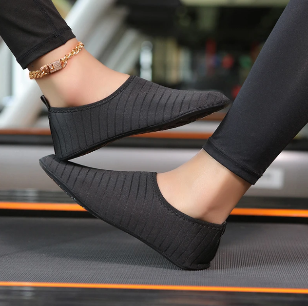 Snewvie Sepatu Yoga Fitness Water Sports Barefoot Aqua Shoes Quick Dry 40-41 - KK01 Gambar produk Snewvie Sepatu Yoga Fitness Water Sports Barefoot Aqua Shoes Quick Dry 40-41 - KK01