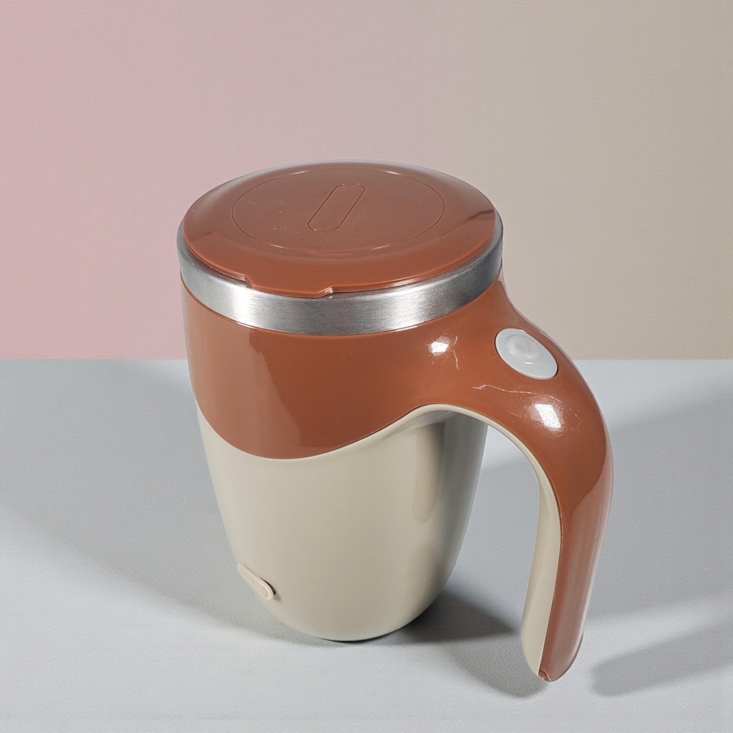 Ditim Cangkir Aduk Otomatis Rechargeable Self Stirring Mug 380ml - HQ-630 Gambar produk Ditim Cangkir Aduk Otomatis Rechargeable Self Stirring Mug 380ml - HQ-630