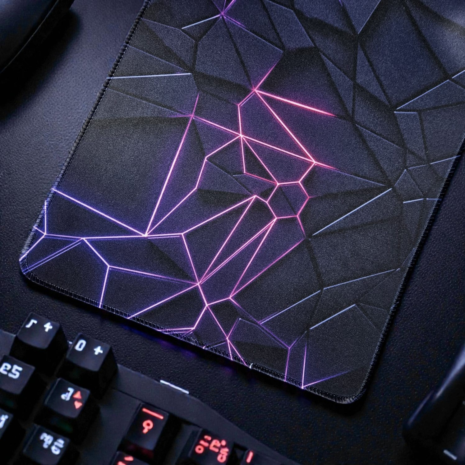 Gambar produk Laumango Gaming Mouse Pad Desk Mat Anti Slip Colorful Polygonal 800x300x2mm - LM-980