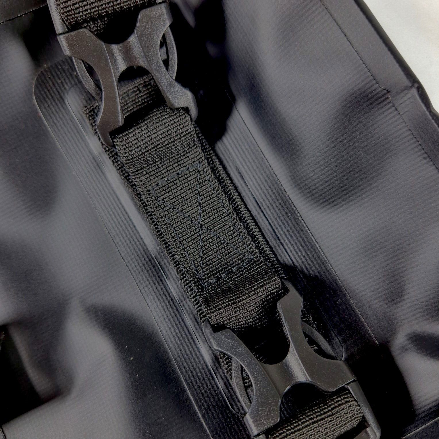 Blinkminds Tas Motor Touring Side Bumper Pannier Bag Waterproof 8L - BM07 Gambar produk Blinkminds Tas Motor Touring Side Bumper Pannier Bag Waterproof 8L - BM07