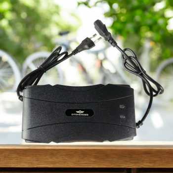 OTOHEROES Charger Aki Sepeda Listrik Battery Charger 60V 20AH 2.8A - BEI60