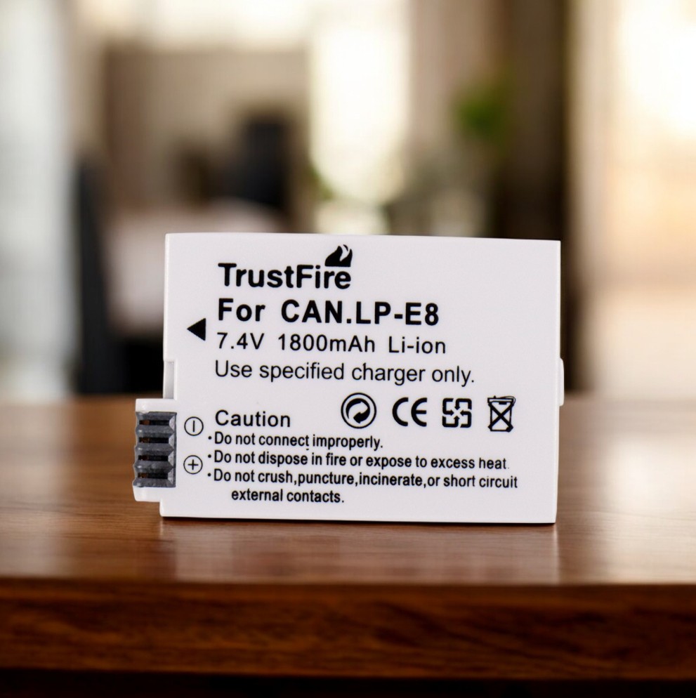 TrustFire Baterai Kamera Canon EOS 550D LP-E8 1800mAh (Replika 1:1) Gambar produk TrustFire Baterai Kamera Canon EOS 550D LP-E8 1800mAh (Replika 1:1)