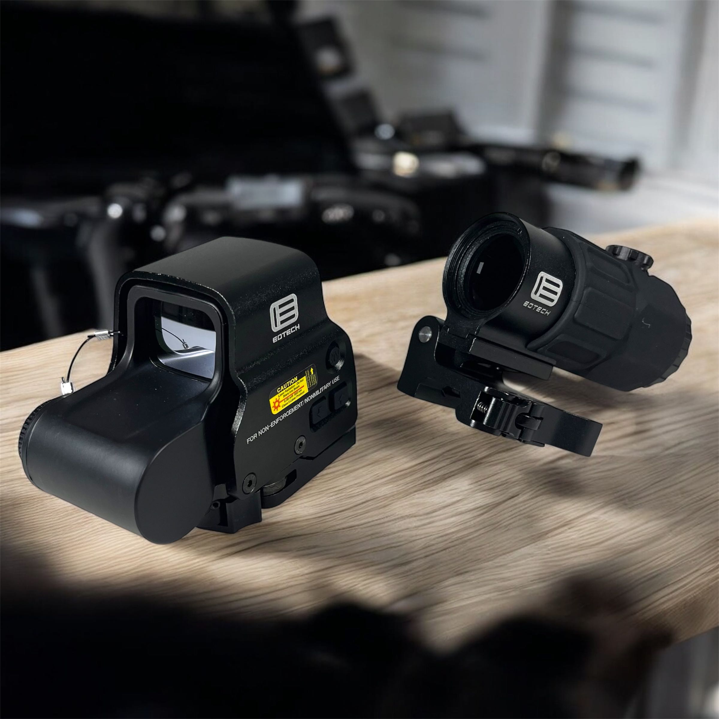 EOTECH Tactical Laser Holographic Sight 558 5x Magnifier G45 - 112113 Gambar produk EOTECH Tactical Laser Holographic Sight 558 5x Magnifier G45 - 112113