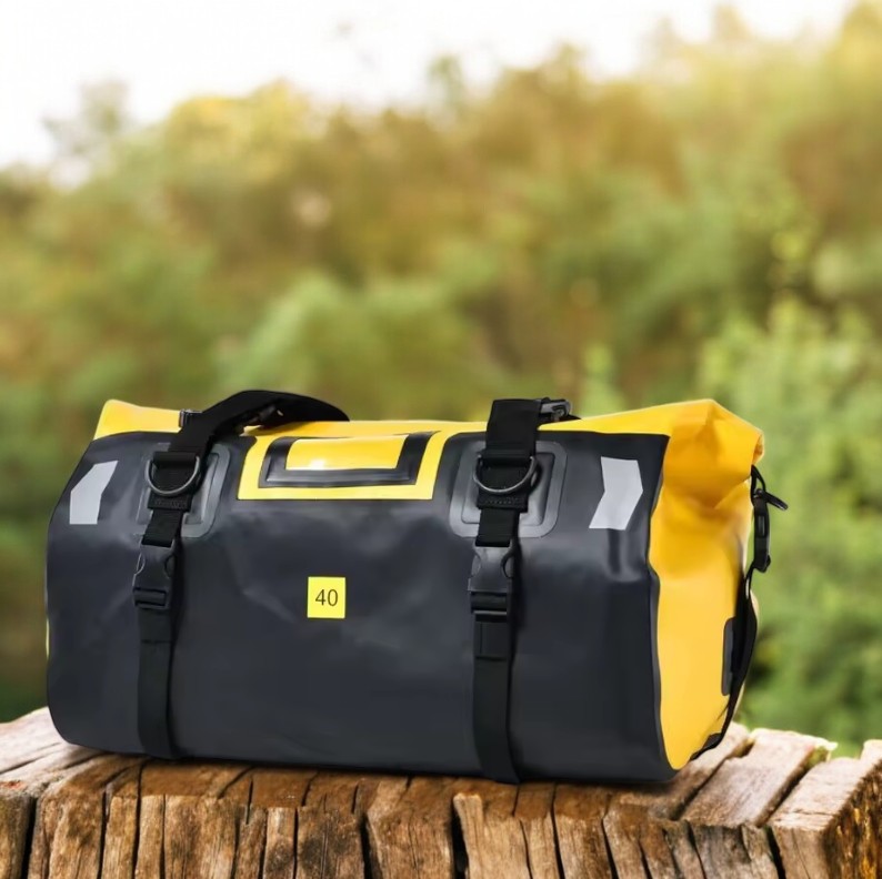 CHINK Tas Motor Touring Back Seat Tail Pannier Bag Waterproof PVC 40L - CH03 Gambar produk CHINK Tas Motor Touring Back Seat Tail Pannier Bag Waterproof PVC 40L - CH03