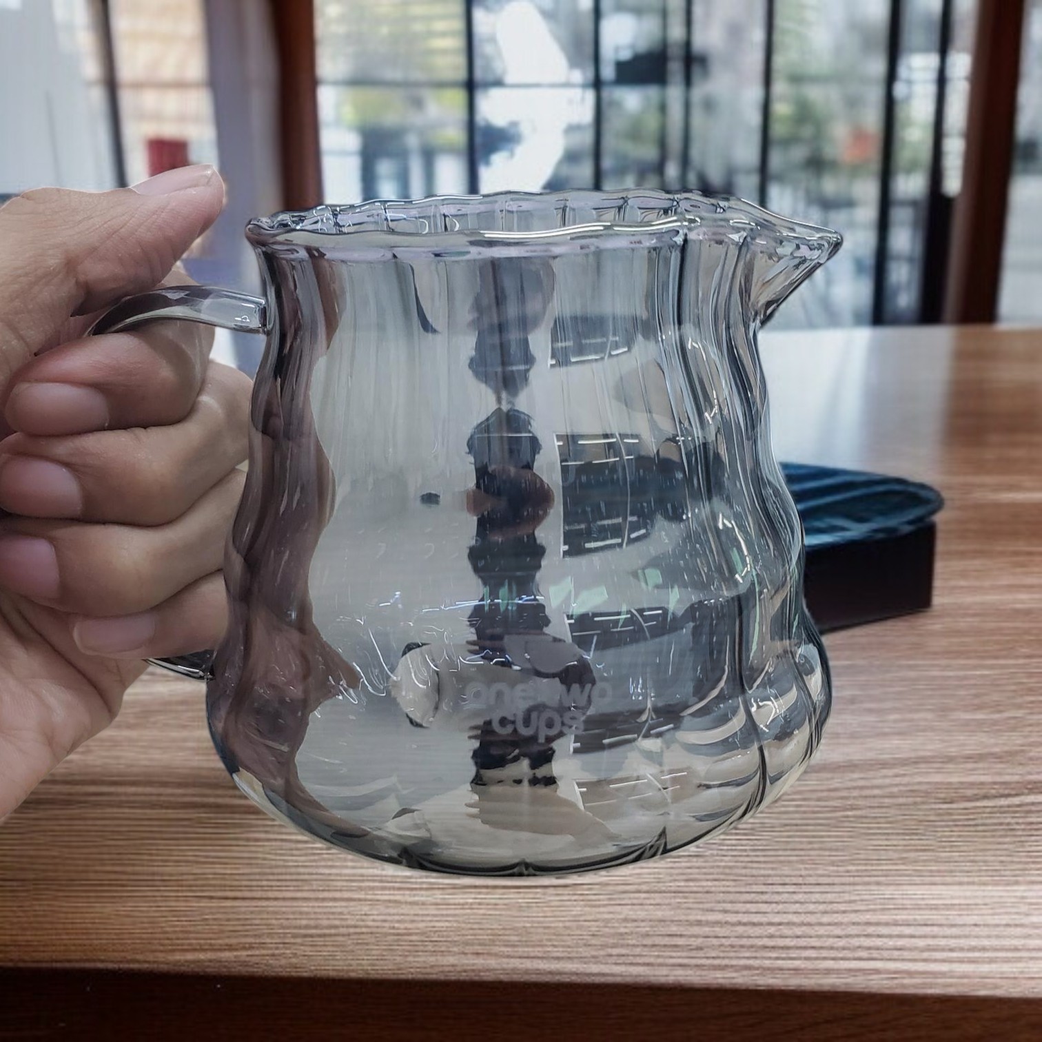 One Two Cups Teko Kopi Coffee Server V60 Drip Pour Over Borosilicate 360ml - XGS-36/60 Gambar produk One Two Cups Teko Kopi Coffee Server V60 Drip Pour Over Borosilicate 360ml - XGS-36/60