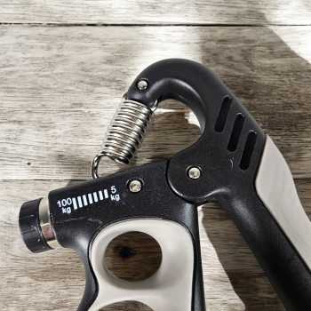 Gambar produk ORMIY Spring Hand Grip Finger Power Exercise 5-100kg Digital Counter - 620WLQ