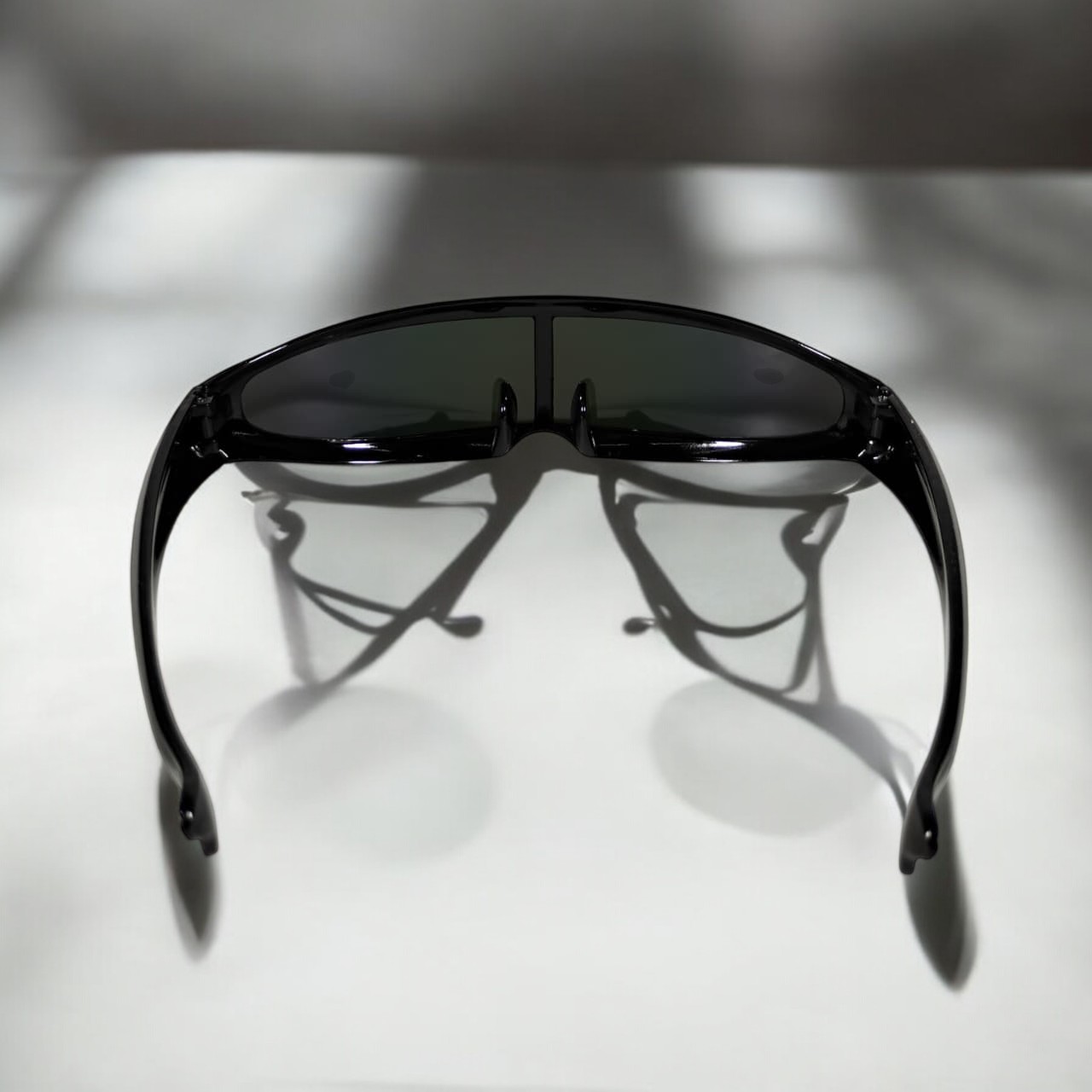 TRAFA Kacamata Pria Futuristic Sunglasses Anti Reflective UV - TF267 Gambar produk TRAFA Kacamata Pria Futuristic Sunglasses Anti Reflective UV - TF267