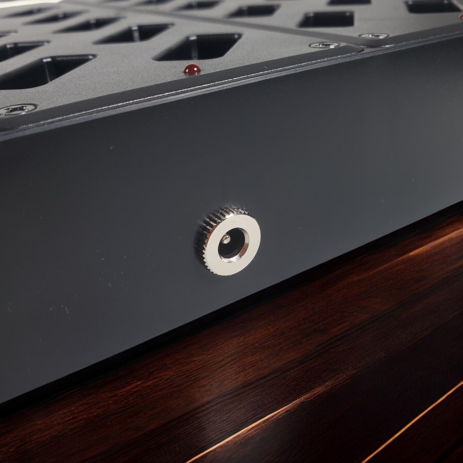 Keyinda Charging Base Receiver Wireless Audio Tour Guide 30 Slot - KY-30 Gambar produk Keyinda Charging Base Receiver Wireless Audio Tour Guide 30 Slot - KY-30