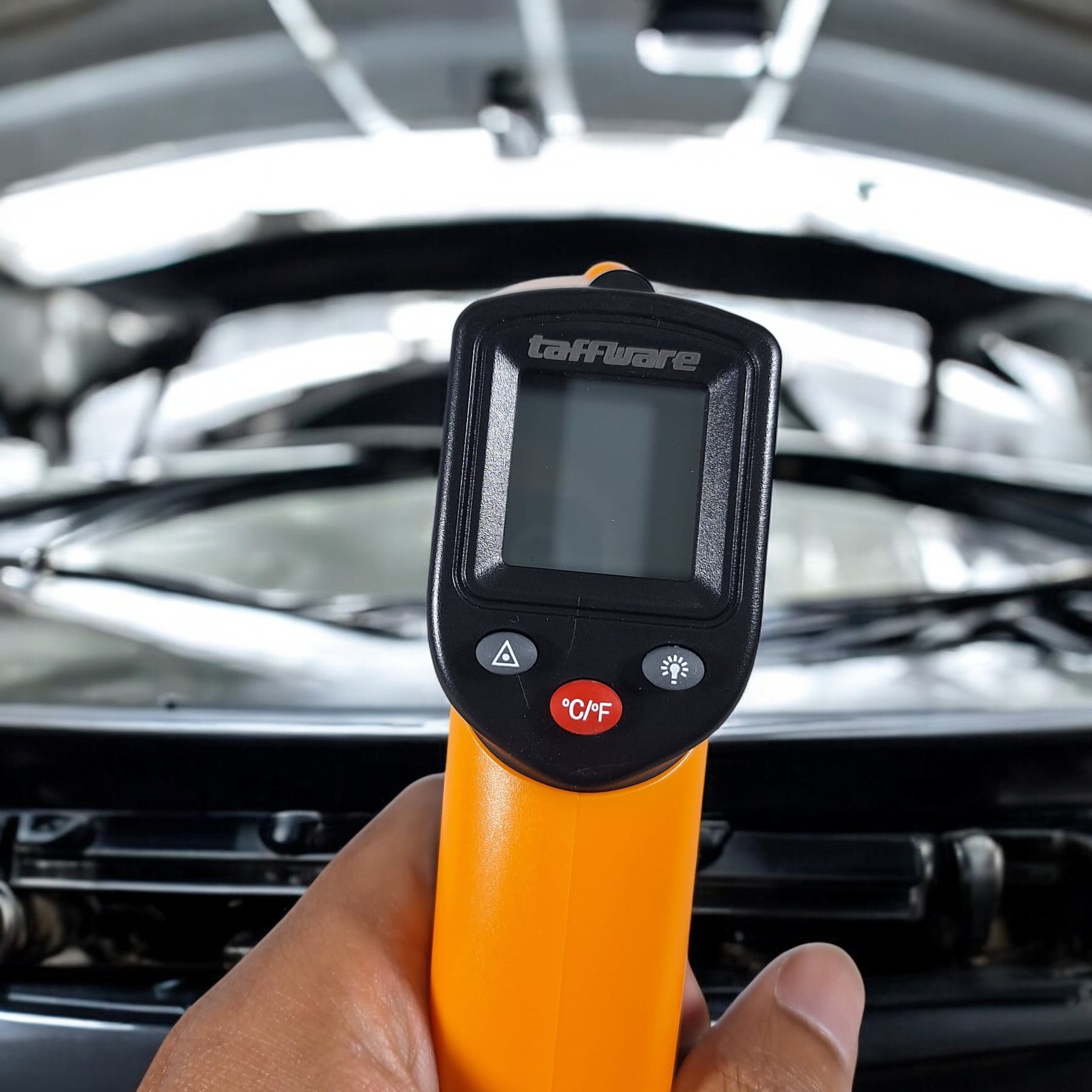 Gambar produk Taffware Termometer Industrial Digital Thermogun Infrared Backlit LCD - CX6001