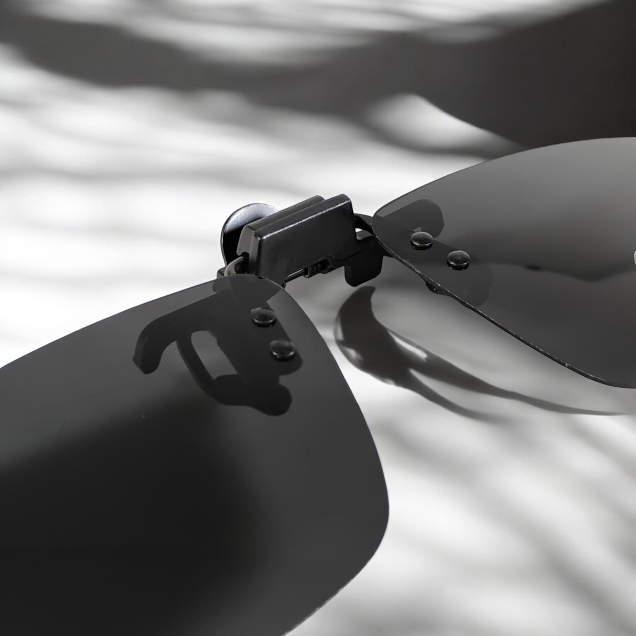 Lensa Jepit Kacamata Day Vision for Night Driving Polarized Gambar produk Lensa Jepit Kacamata Day Vision for Night Driving Polarized